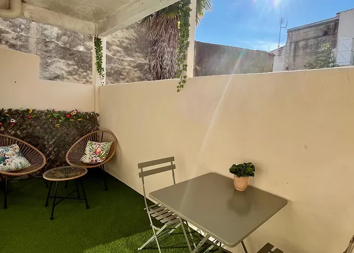 Escapade Vintage Avec Terrasse En Centre Historique La Rochelle (Charente-Maritime)